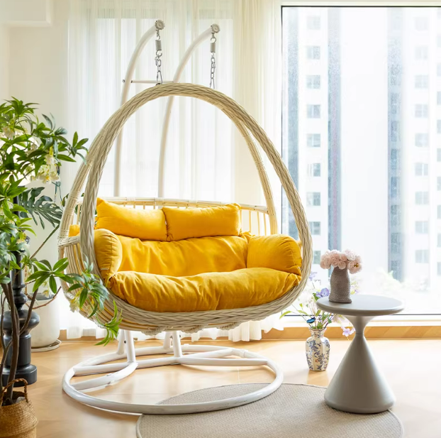 Lounge Chairs & Sofas